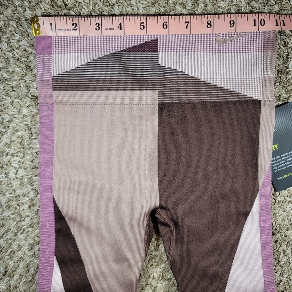 Nike Icon Clash Sculpt Seamless 8" Training Shorts - Picture 4 of 11